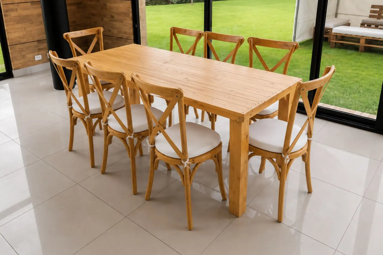 alquiler de mesas en madera para eventos