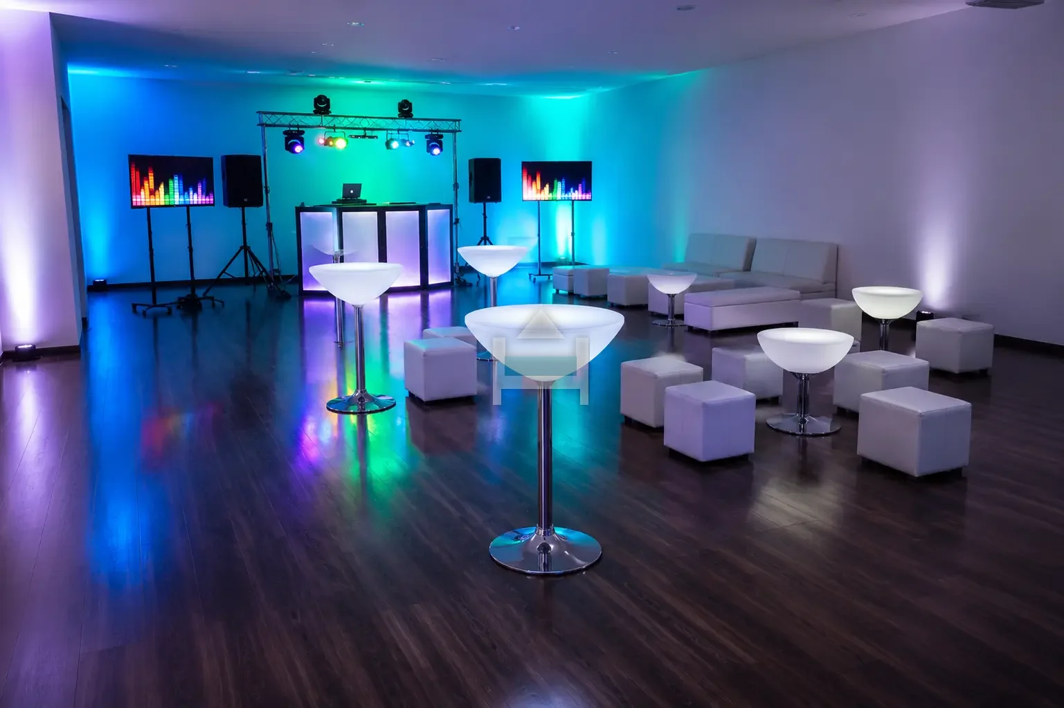 alquiler de mobiliario led para eventos