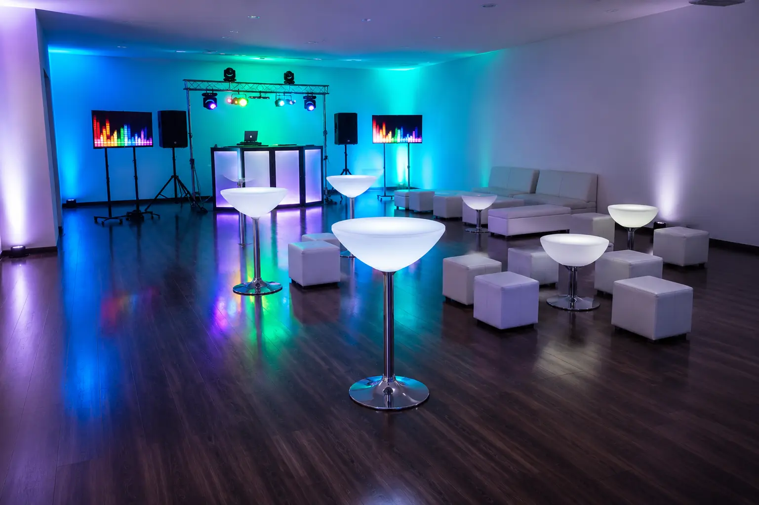 alquiler de muebles led para eventos en bogota